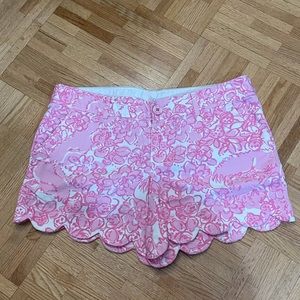 Lilly Pulitzer Pink & White Scallop Shorts